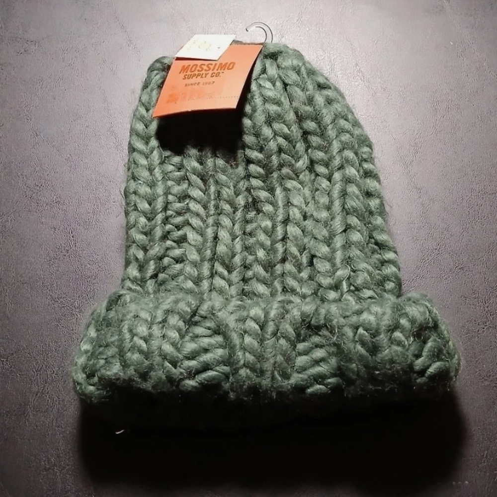 Mossimo Supply Co. Forest Green Hand-Knit Beanie